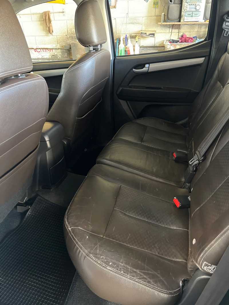 2013 Isuzu D-MAX 2,5L 2013 Cyprus