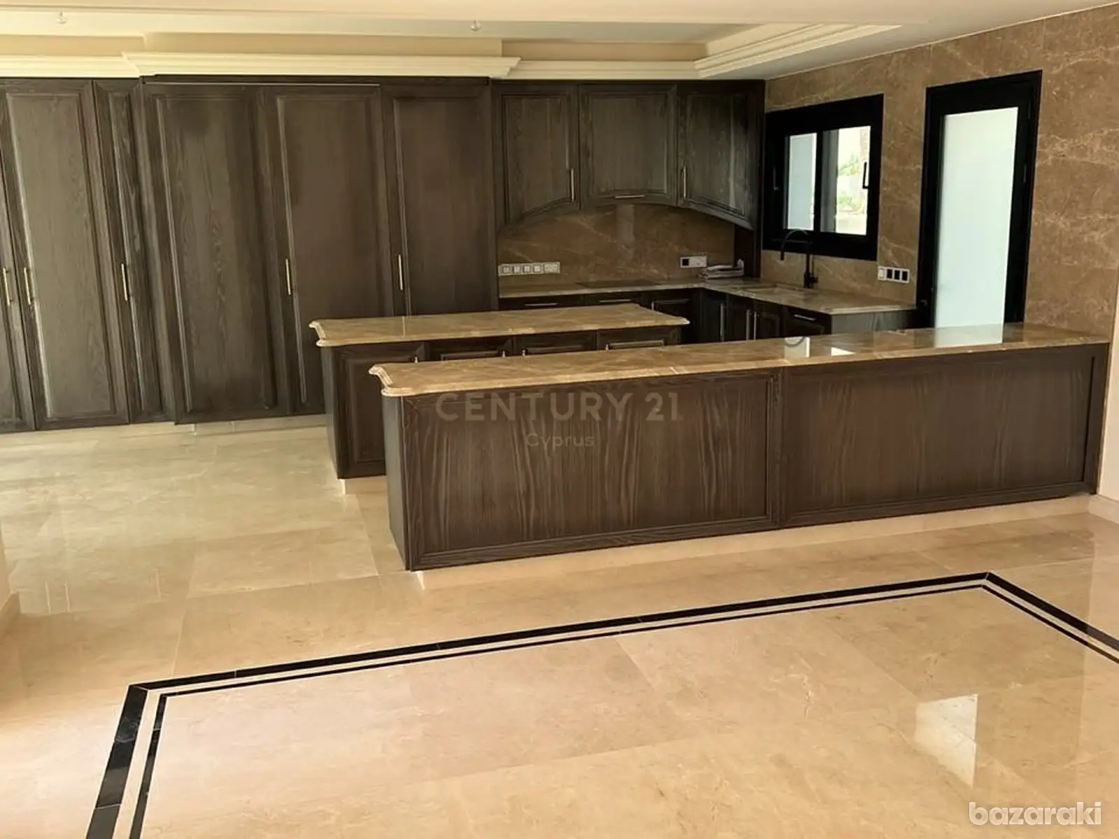 Villa, 5 bedrooms — 8