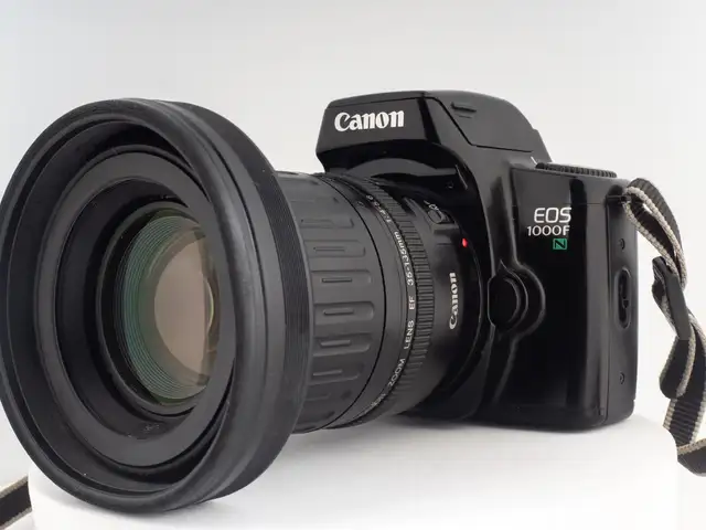 Canon eos 1000f n with canon ef 35-135mm f/4-5.6 usm - fully tested 35mm camera, Επαρχία Λευκωσίας — Δάλι - Παναγ Ευαγγελίτρια