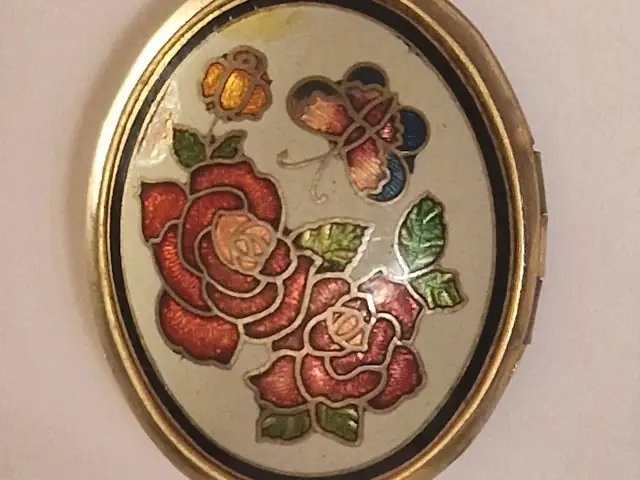 Vintage μενταγιόν φωτογραφοθήκη cloisonne enamel locket, Επαρχία Λευκωσίας — Στρόβολος - Εθνομαρτ Κυπριανός