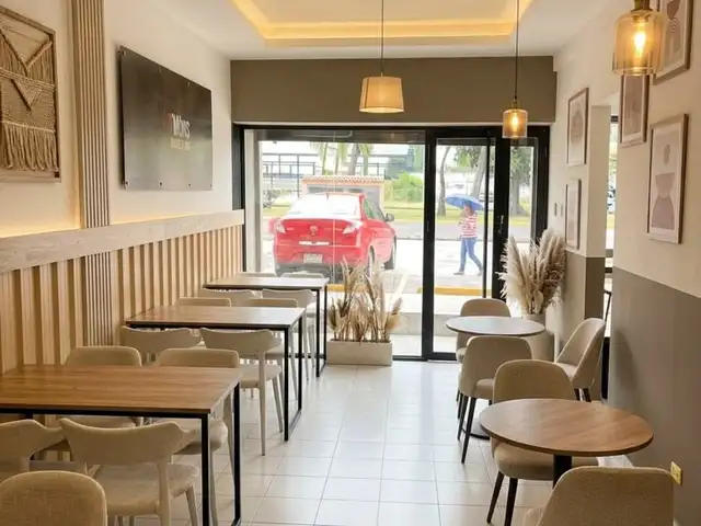 Café interior painting and wall finishing in paphos, Nicosia — Kato Moni
