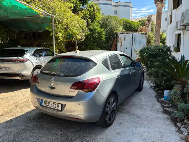 Opel, Vauxhall Astra