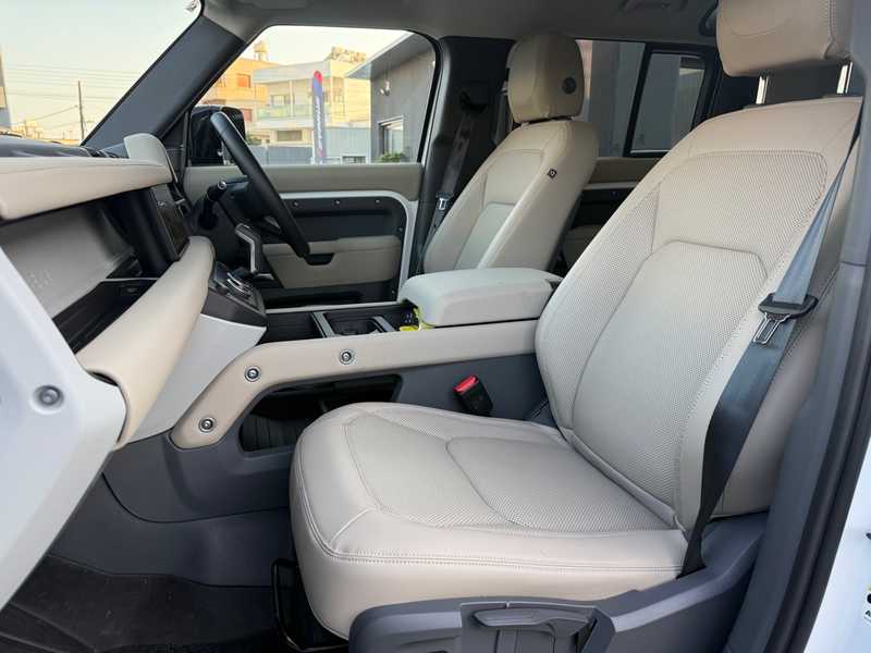 2023 Land Rover Defender 3,0L 2023 Cyprus