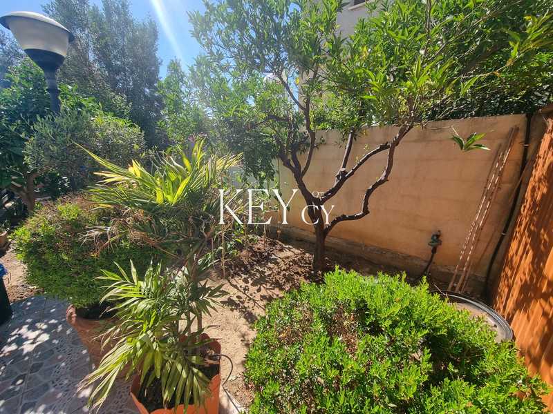 8-bedroom detached house for sale