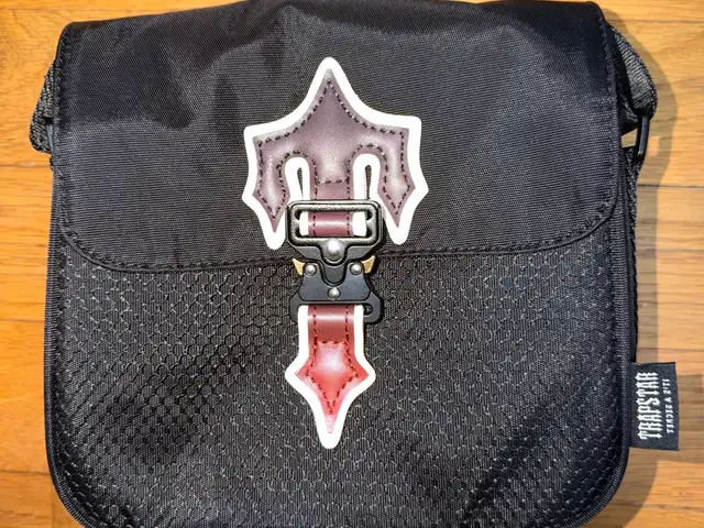 Trapstar irongate t crossbody bag black/red, Nicosia — Nicosia - Ag. Antonios