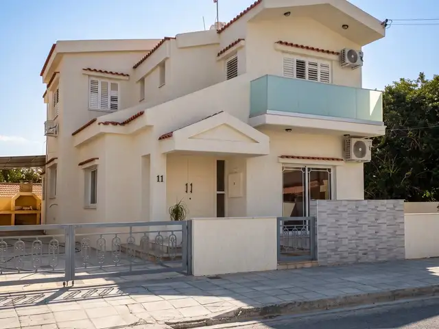 4-bedroom detached house to rent, Limassol — Kato Polemidia