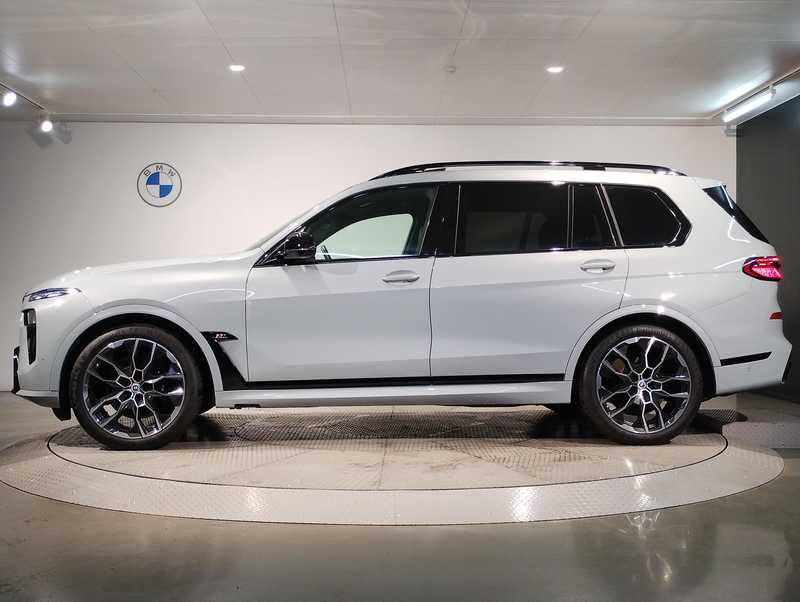 2023 BMW X7 4,4L 2023 Cyprus