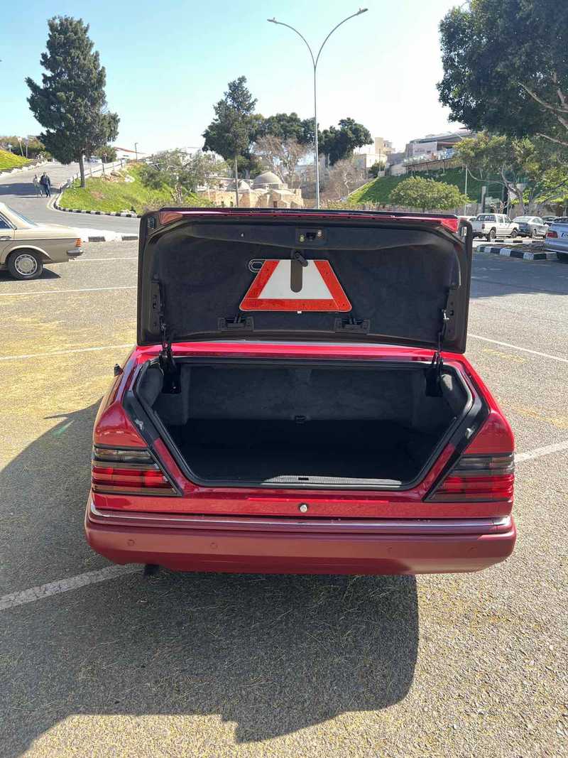 1994 Mercedes-Benz E-Class 2,2L 1994 Cyprus