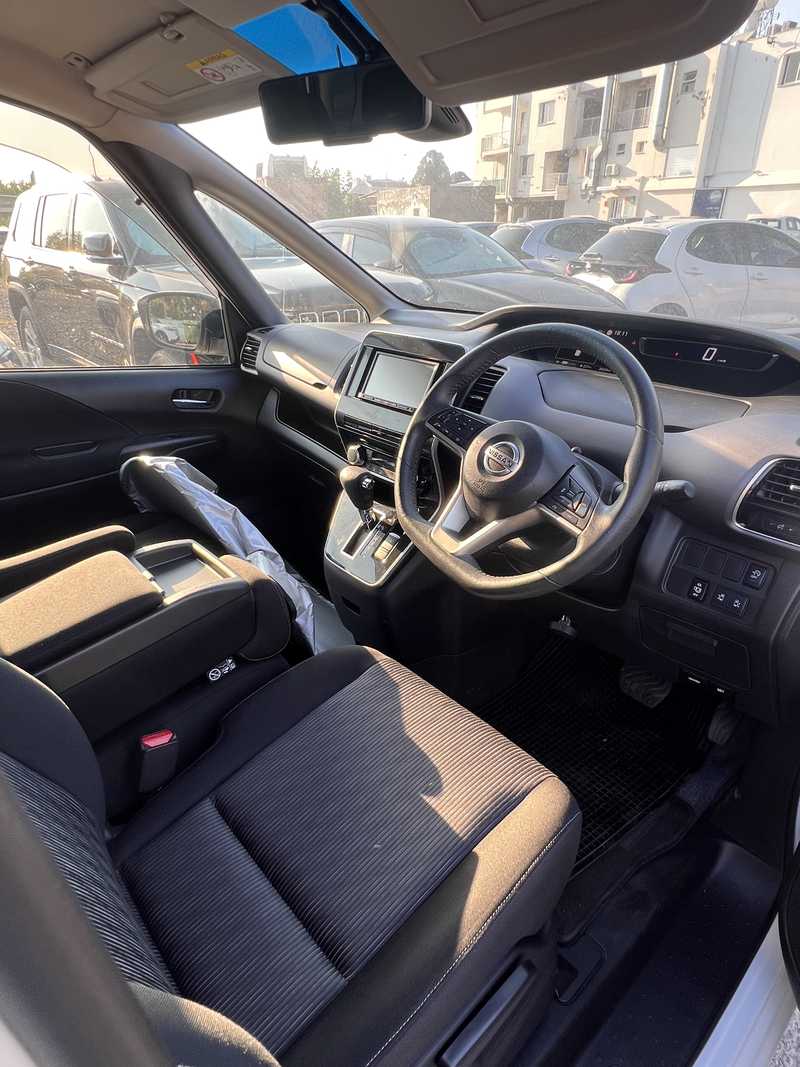 2022 Nissan Serena 2,0L 2022 Cyprus
