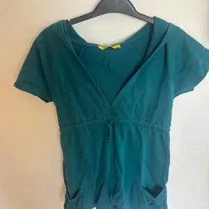 Teal hooded top, Επαρχία Λάρνακας — Αραδίππου - Άγιος Φανούριος