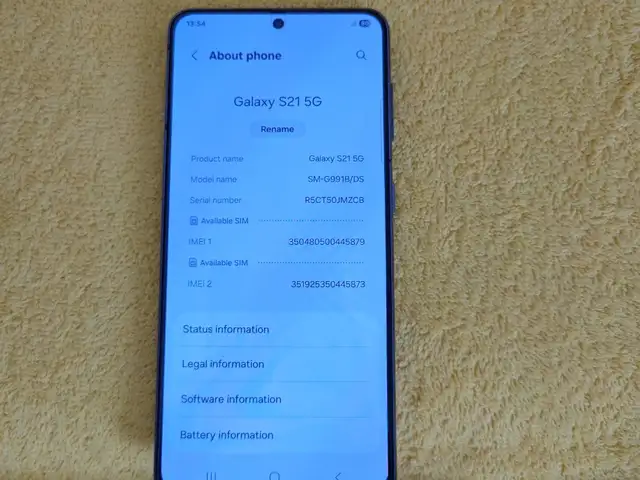 Samsung S21 in exellent condition comes with screen protector and phone cover, Paphos — Pegeia