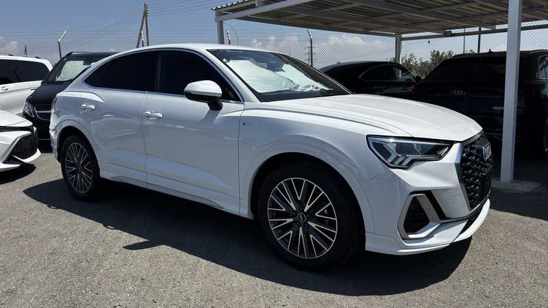2022 Audi Q3 2,0L 2022 Cyprus
