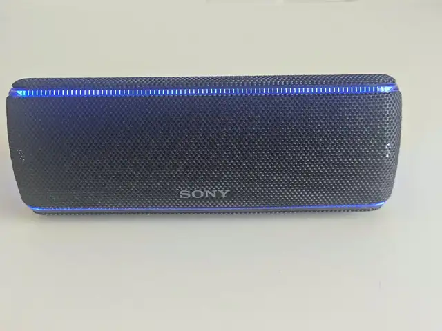 Sony srs xb31 bluetooth speaker with hard case, Επαρχία Πάφου — Universal