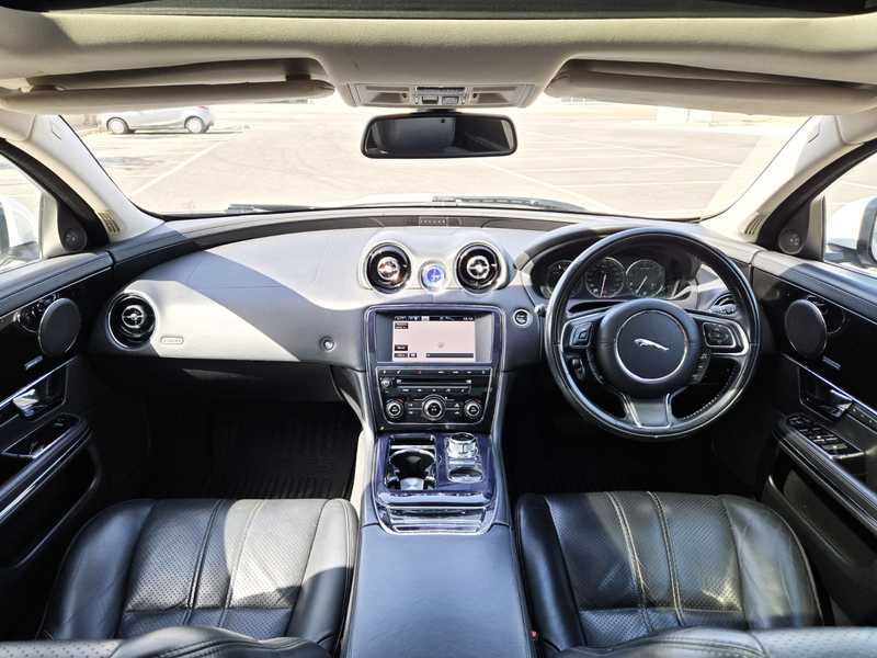2013 Jaguar XJ 2,0L 2013 Cyprus