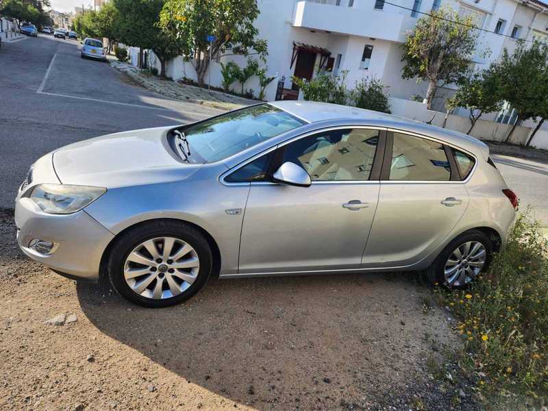 2011 Opel, Vauxhall Astra 1,6L 2011 Cyprus