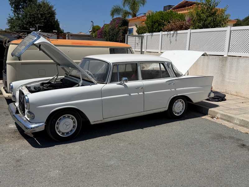 1966 Cars Classic 2,2L 1966 Cyprus