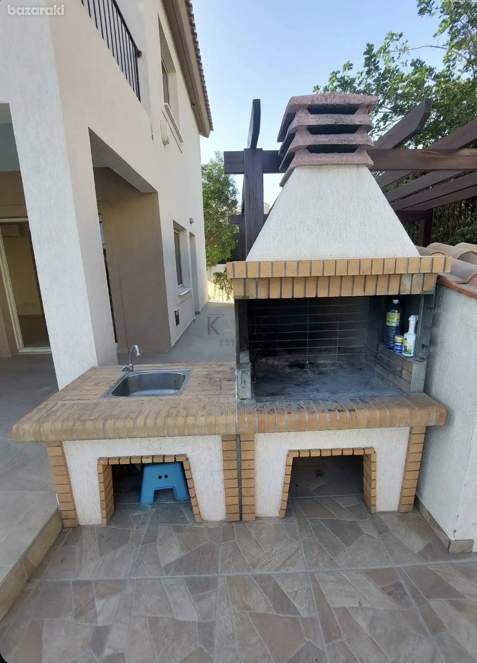 House, 3 bedrooms — 8