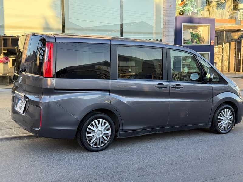 2015 Honda Stepwagon 1,5L 2015 Cyprus