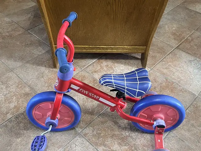 Five star kids 2-in-1 balance bike with pedals & training wheels worth 90, Limassol — Agios Athanasios