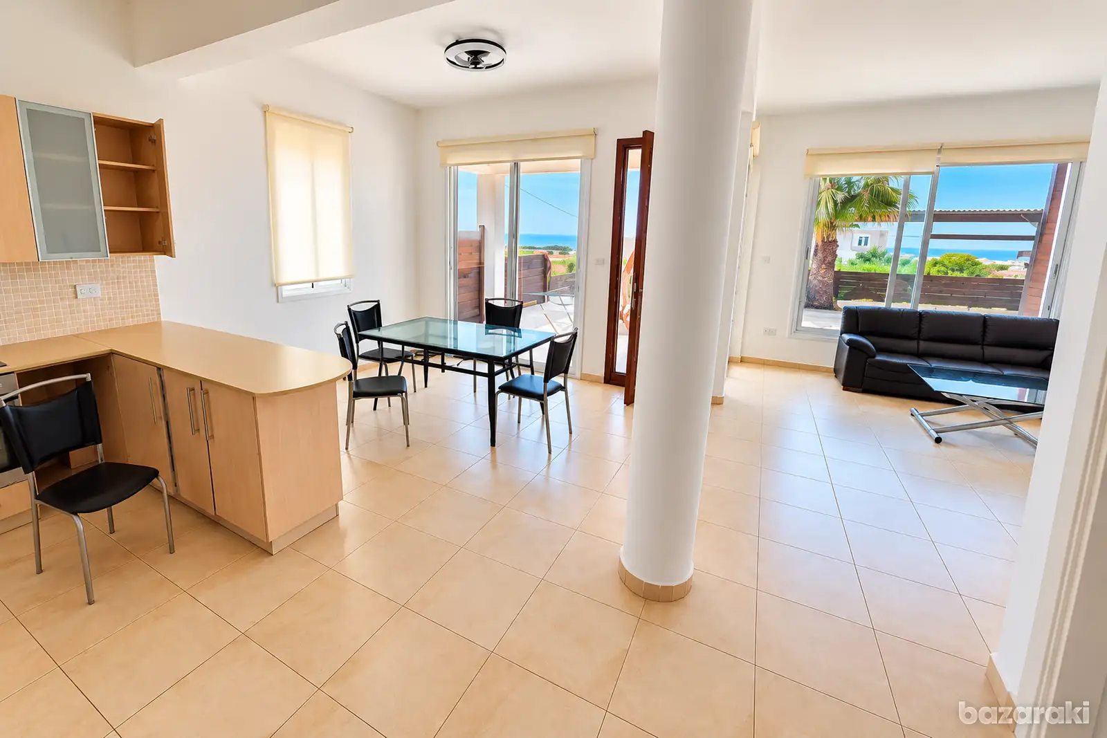 House, 3 bedrooms — 3