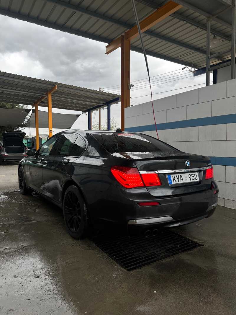 BMW 7-Series 3,0L 2010