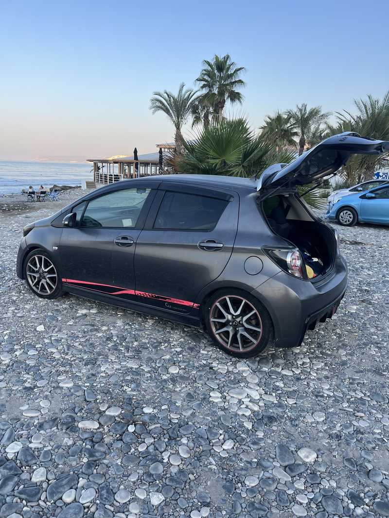 Toyota Vitz 1,5L 2014