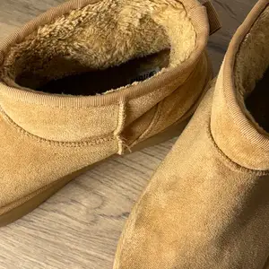Snow boots, Limassol — Limassol - Mesa Geitonia