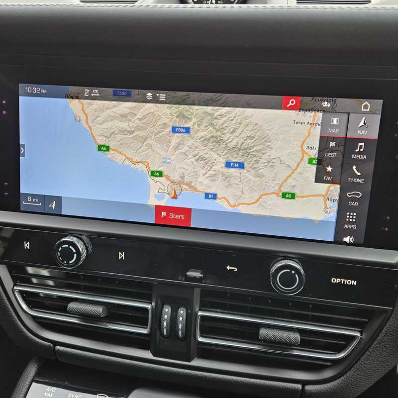 2022 Porsche Macan 3,0L 2022 Cyprus