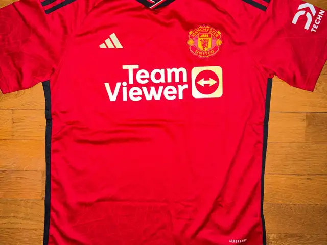 Manchester united 2023/24 home jersey, Επαρχία Λευκωσίας — Λευκωσία - Άγιος Αντώνιος