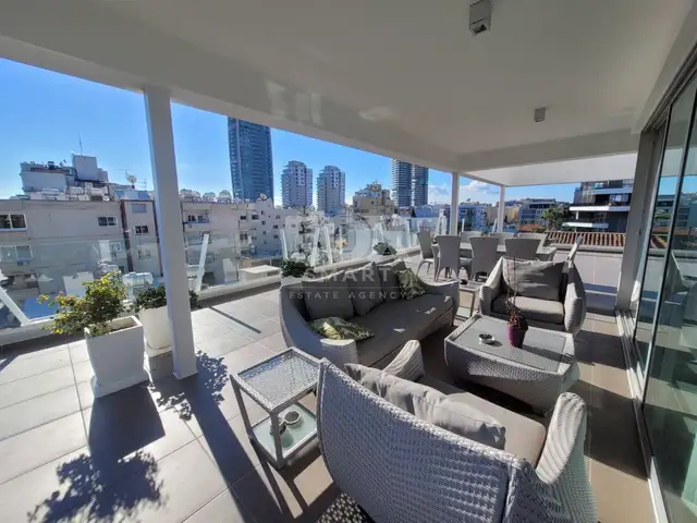 3-bedroom penthouse for sale, Limassol — Limassol - Neapolis