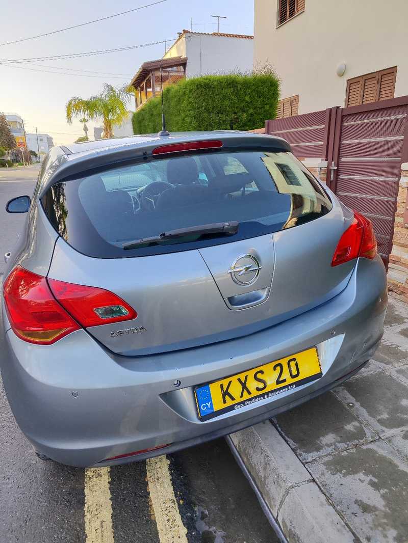 2010 Opel, Vauxhall Astra 1,6L 2010 Cyprus