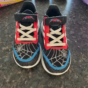 Adidas x marvel sneakers, Paphos — Chlorakas
