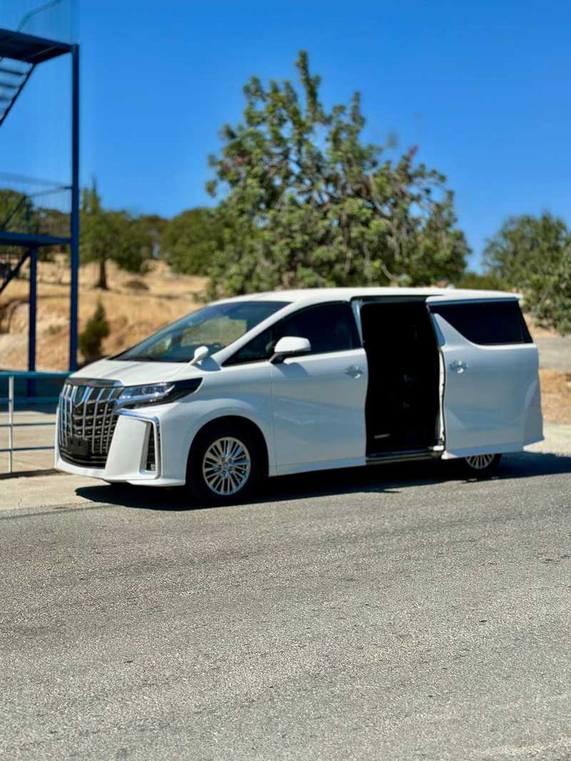 2021 Toyota Alphard 2,5L 2021 Cyprus