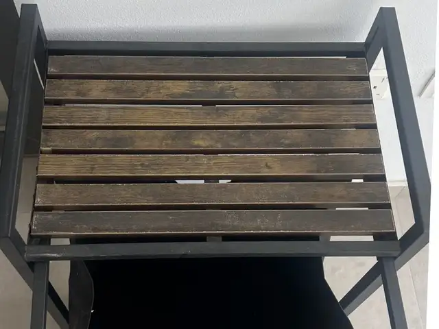 Laundry hamper bench metal frame with wooden seat, Larnaca — Livadia Larnakas