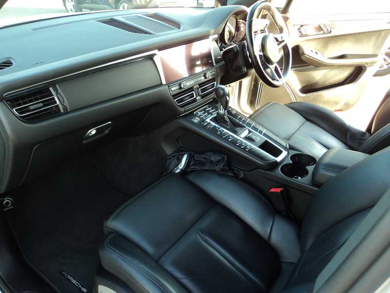 2022 Porsche Macan 2,0L 2022 Cyprus