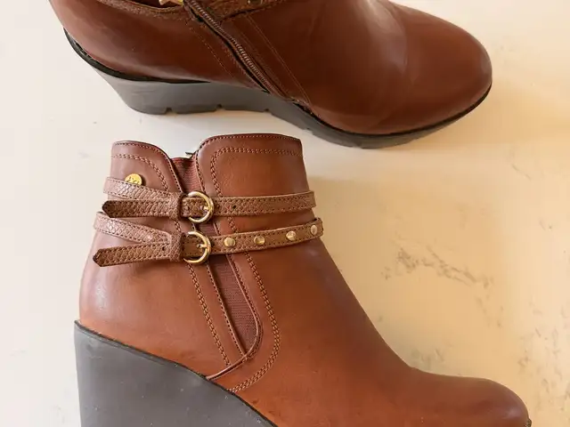 Brown wedge ankle boots size 39, Paphos — Pegeia
