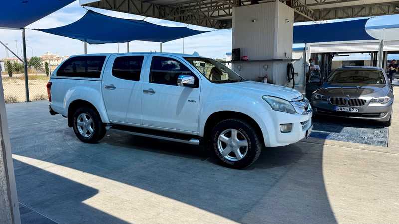 Isuzu D-MAX 2,5L 2015