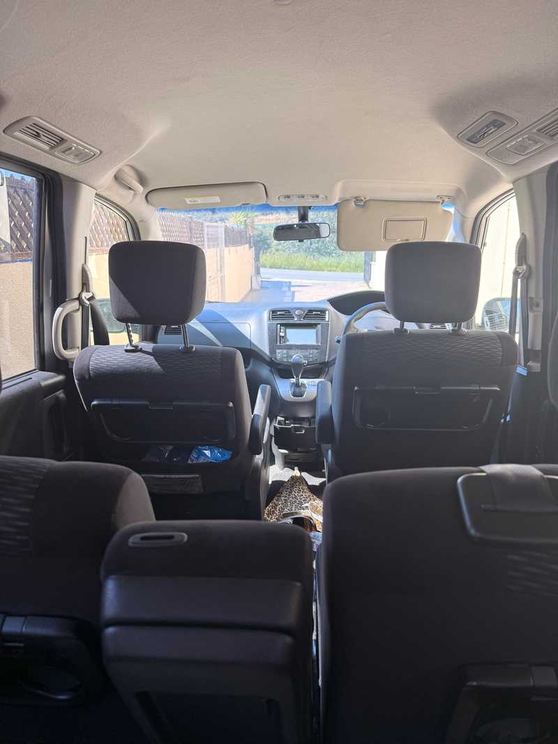 2015 Nissan Serena 2,0L 2015 Cyprus