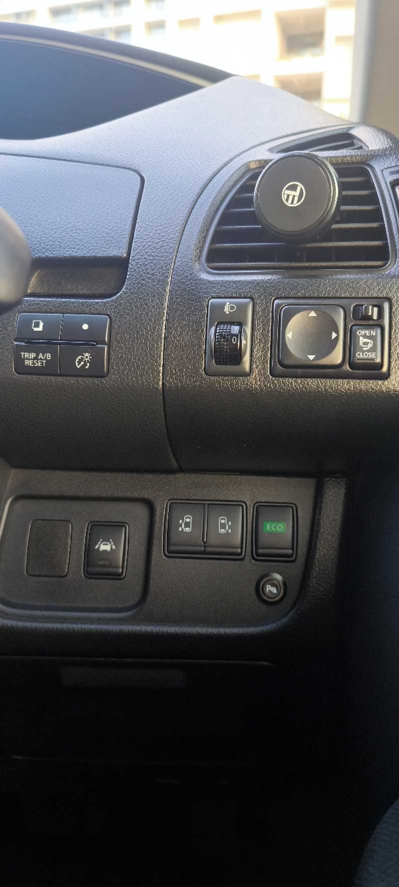 2016 Nissan Serena 2,0L 2016 Cyprus
