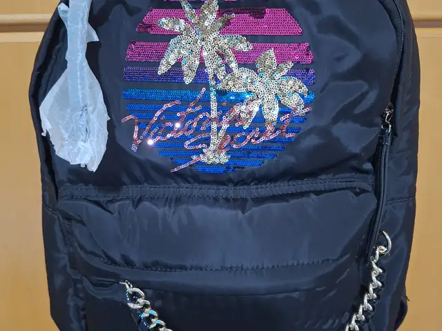 New backbag, Larnaca — Drosia