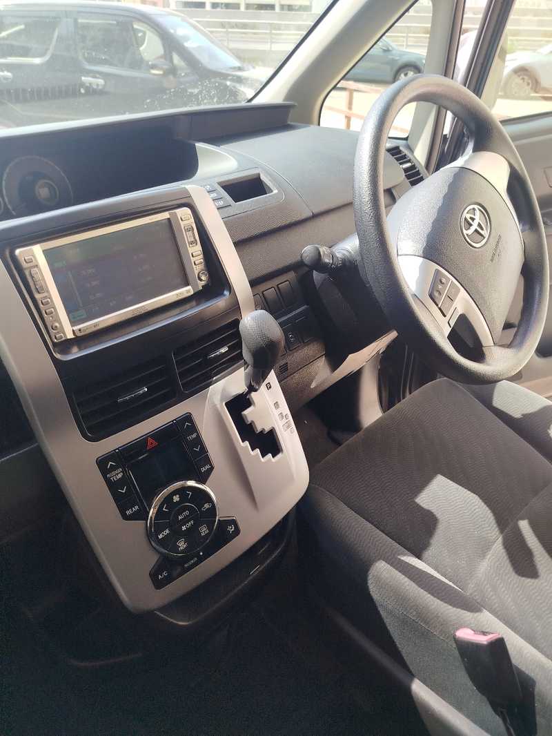 2014 Toyota Voxy 2,0L 2014 Cyprus