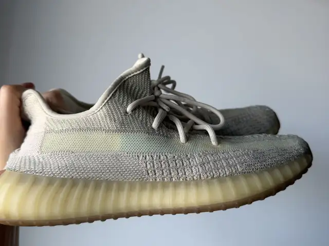 Yeezy boost 350, Επαρχία Λεμεσού — Λεμεσός - Μέσα Γειτονιά