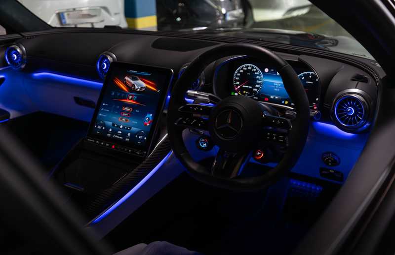 2024 Mercedes-Benz SL-Class 4,0L 2024 Cyprus