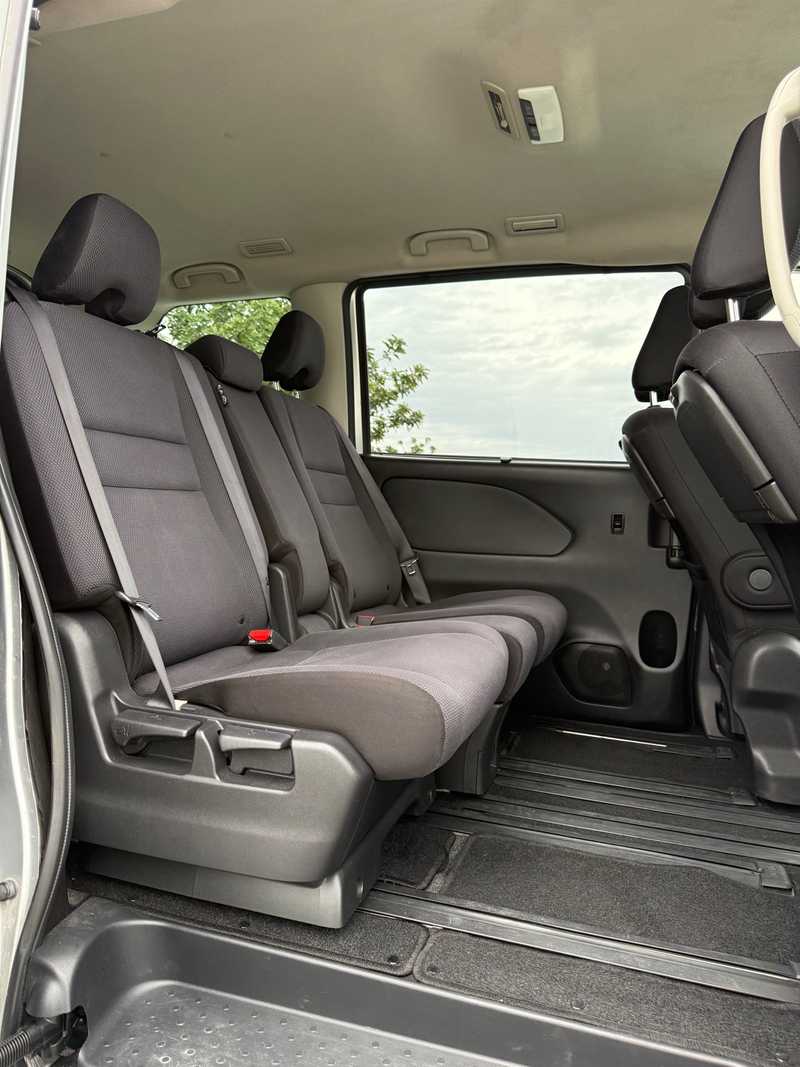 2017 Nissan Serena 2,0L 2017 Cyprus