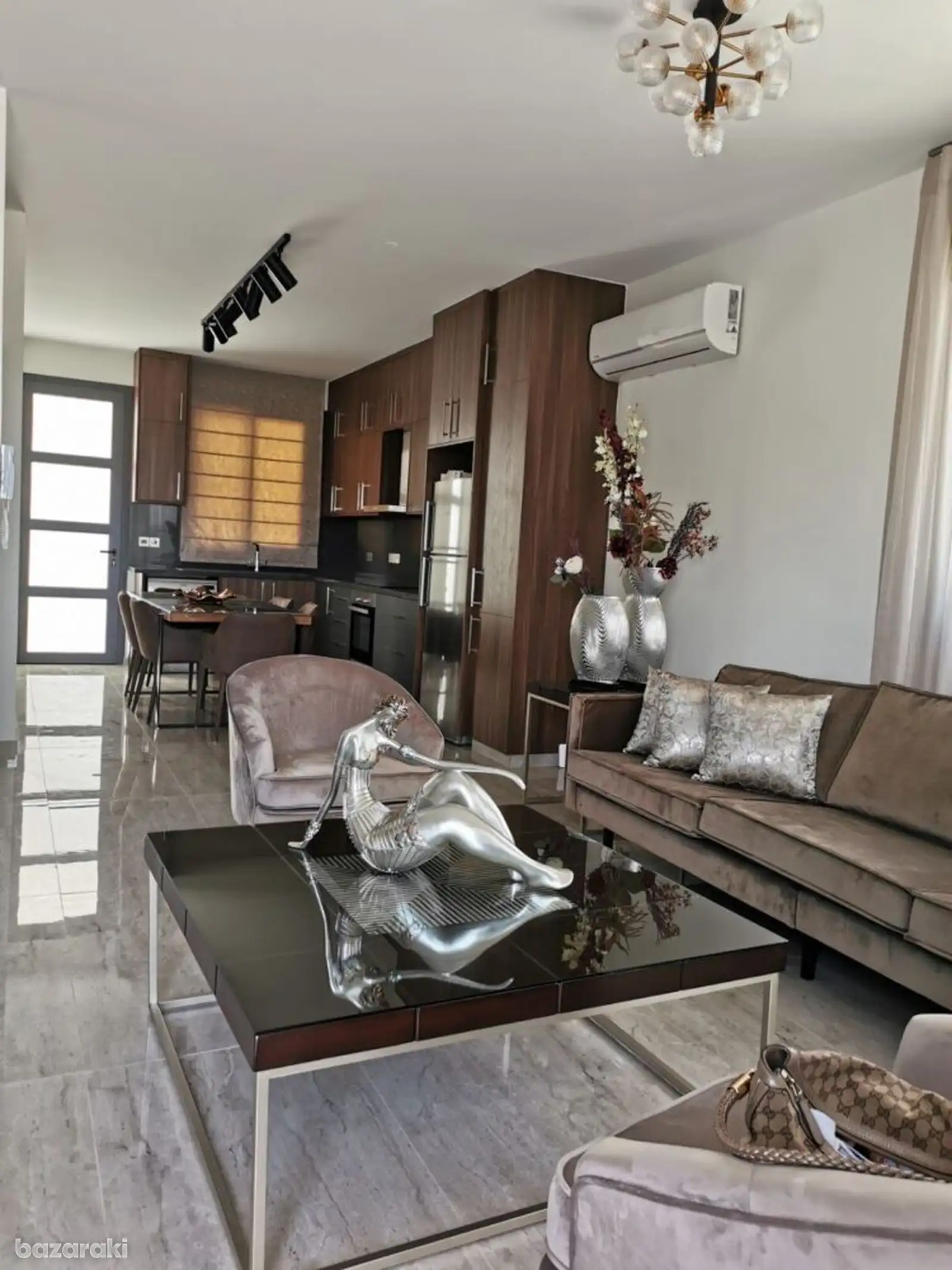 House, 4 bedrooms — 2