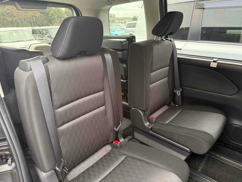 2022 Nissan Serena 2,0L 2022 Cyprus