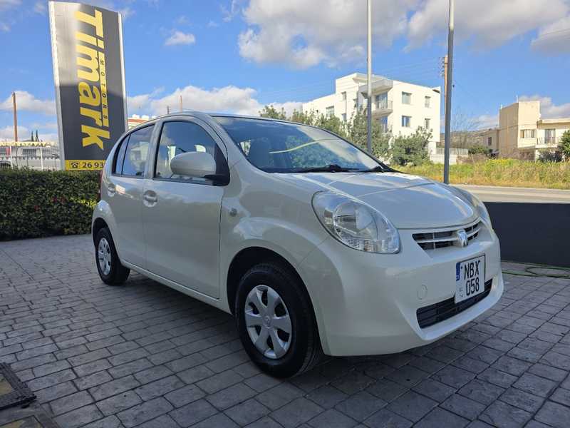 Toyota Passo 1,0L 2014