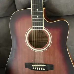 Guitars very good condition, Επαρχία Λάρνακας — Λιβάδια Λάρνακας