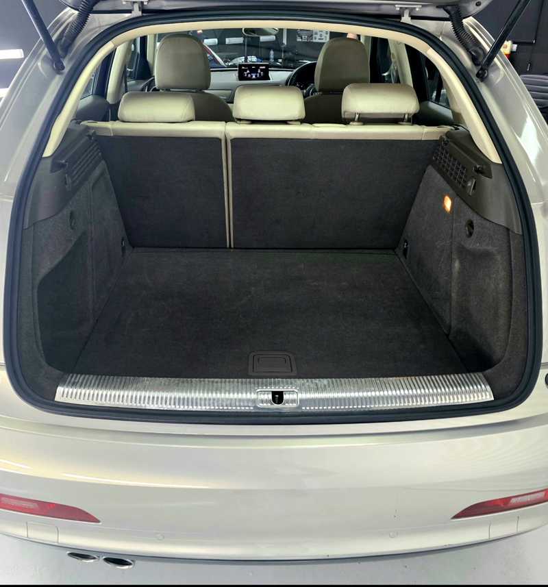 2012 Audi Q3 2,0L 2012 Cyprus