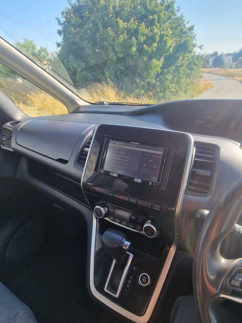 2018 Nissan Serena 2,0L 2018 Cyprus